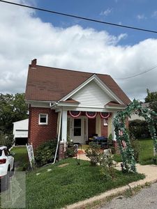 608 Pearl St