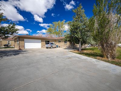 2230 Meadow Dr