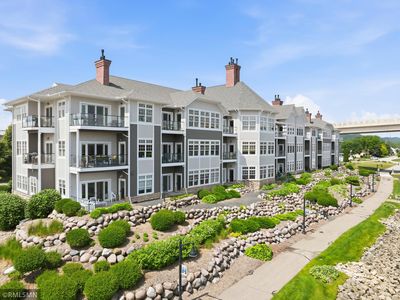 225 Lawrence Blvd W Unit 402