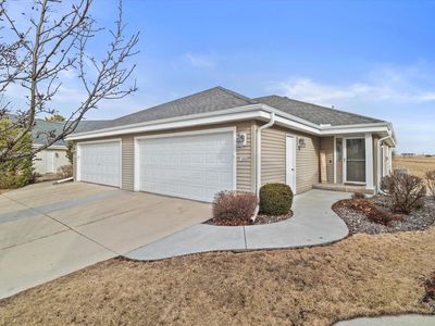 1889 Woodview CIRCLE