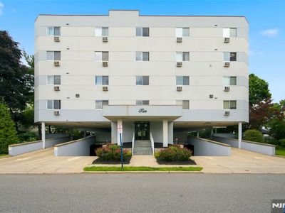 10 Orchard St APT 1F