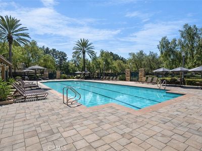 2405 Crescent Oak