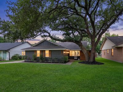 9110 Westglen Dr