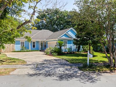 1612 Kelly Ave