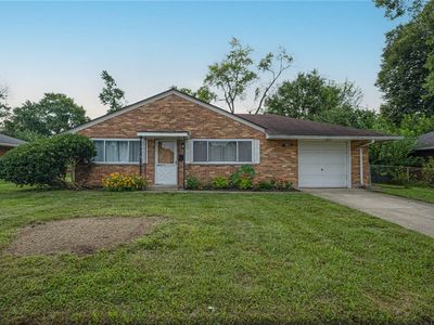 3852 Waterbury Dr