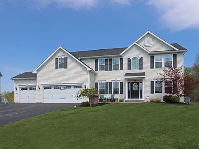 124 Turning Leaf Dr