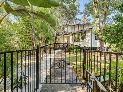 77 Columbia Ave
