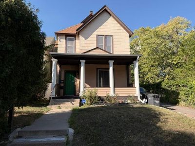122 32nd St W