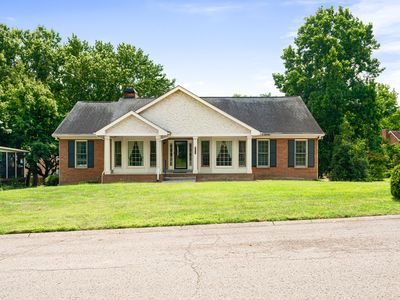 609 Manor View Cir