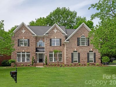 8700 Edgewater Ct