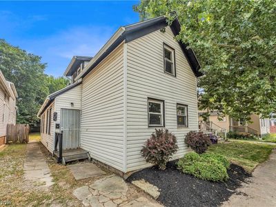 3221 Trowbridge Ave