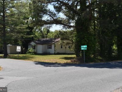 200 Wisteria Dr