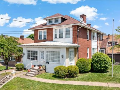 2925 Main St