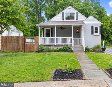 6413 Glenoak Ave