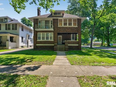 1428 S Lowell Ave