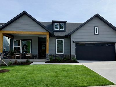 328 Aspen Ave