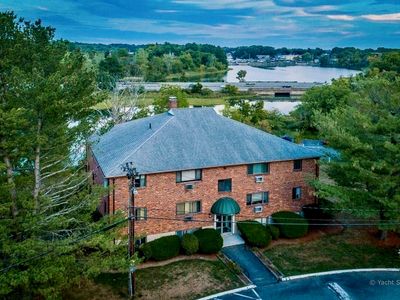 36 Bayview Ter APT 4