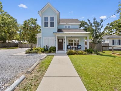 207 Dewey Ave