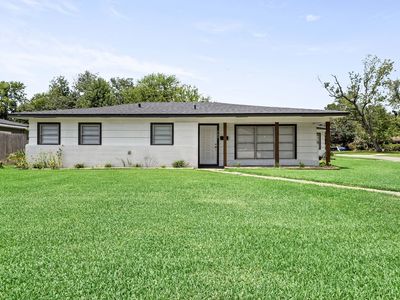 260 Canterbury Dr
