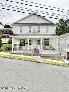 452 E South St