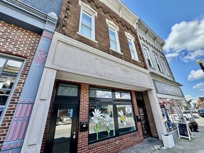150 W Main St