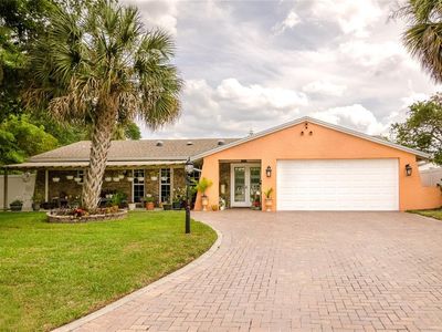 410 Silver Oak Ln