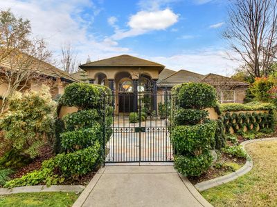 6272 Calle Montalvo Cres