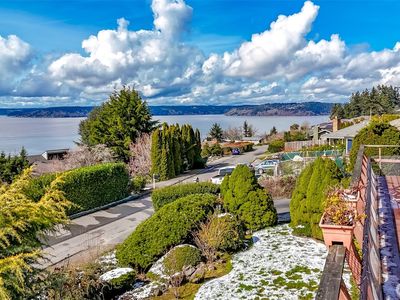 5837 Broadview Avenue NE