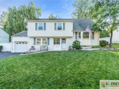 Property at 8 Smalley Rd, Edison, NJ
