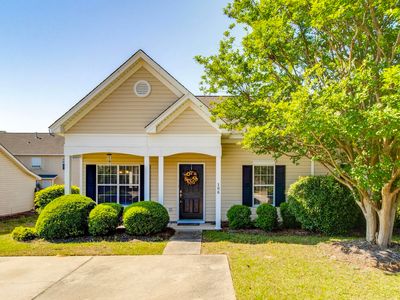 106 Avebury Ln