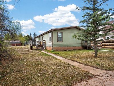 225 W Grand St