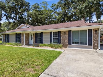 601 Leaning Oaks Drive
