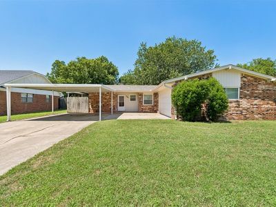 1703 Chaucer Dr
