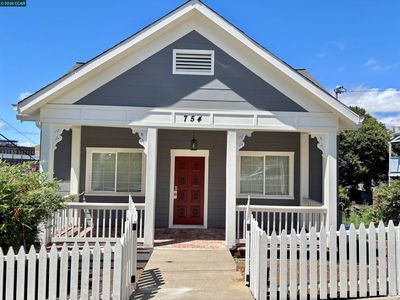 754 Alhambra St