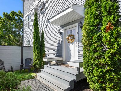224 Court St #3