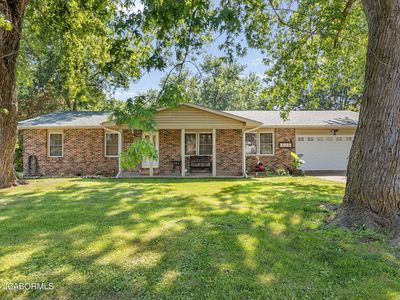 1913 Lakeview Dr