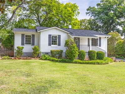 1039 Ridgecrest Dr SE