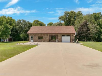 8666 Riverwood Cir