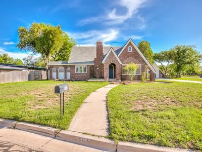 303 Glenmore Dr