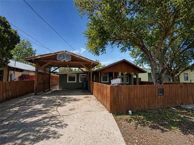 403 Staples St