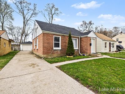 905 Dickinson St SE