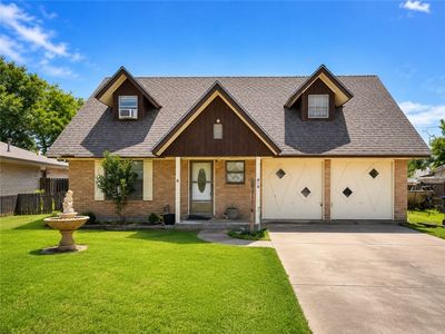 3201 E Bayberry Pl