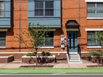 306 Grand St #2