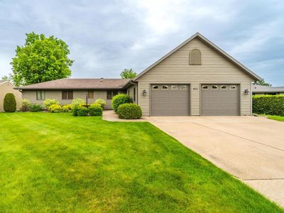 223843 LAKESHORE DRIVE