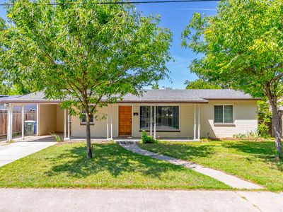 1241 Marilyn St