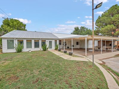 5512 Oriole Dr