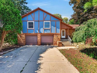 4004 Greenwood COURT