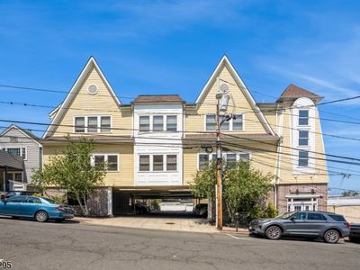 22 Sylvan St