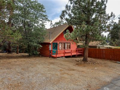 230 Sunset Ln