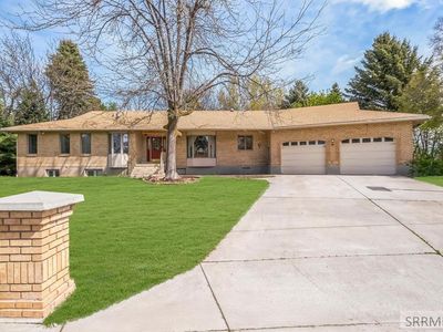 125 E Valley View Dr